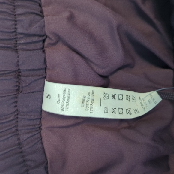 NWT HALARA Navy Cosmos Mid Rise 2-in-1 Flowy Running Shorts 3'', US S - Picture 6 of 7